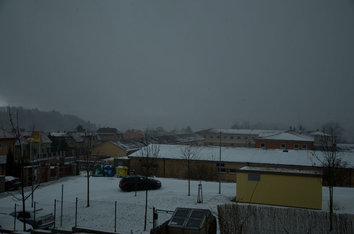 Sněhová bouře nad Prahou - 8. únor 2015, poledne