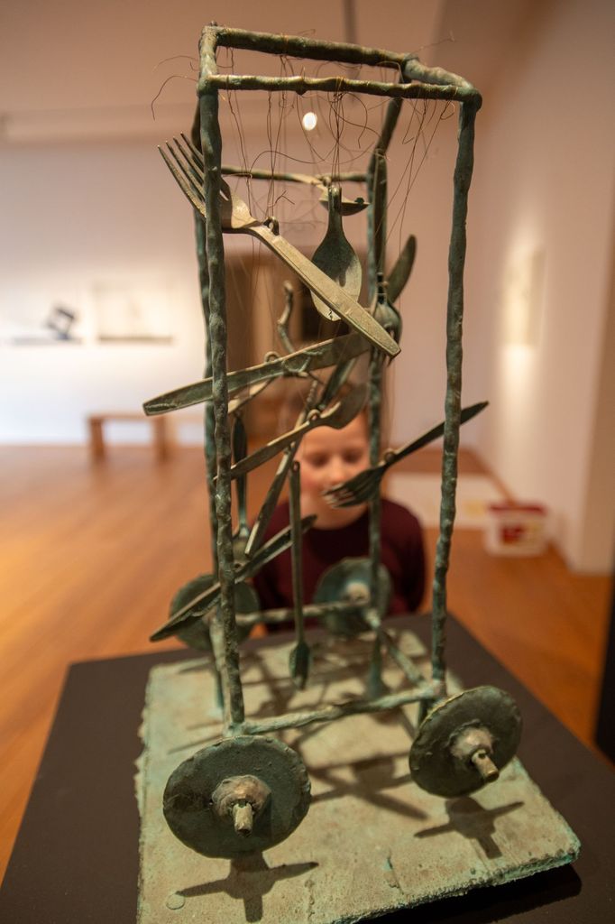 Snímek z výstavy děl Vratislava Karla Nováka v Galerii Středočeského kraje.