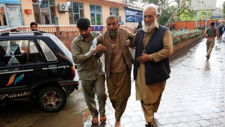 V mešitě na východě Afghánistánu došlo k výbuchu, zemřelo nejméně 62 lidí