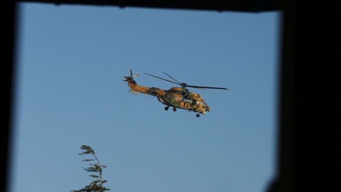 Vojenský vrtulník - ilustrační foto.