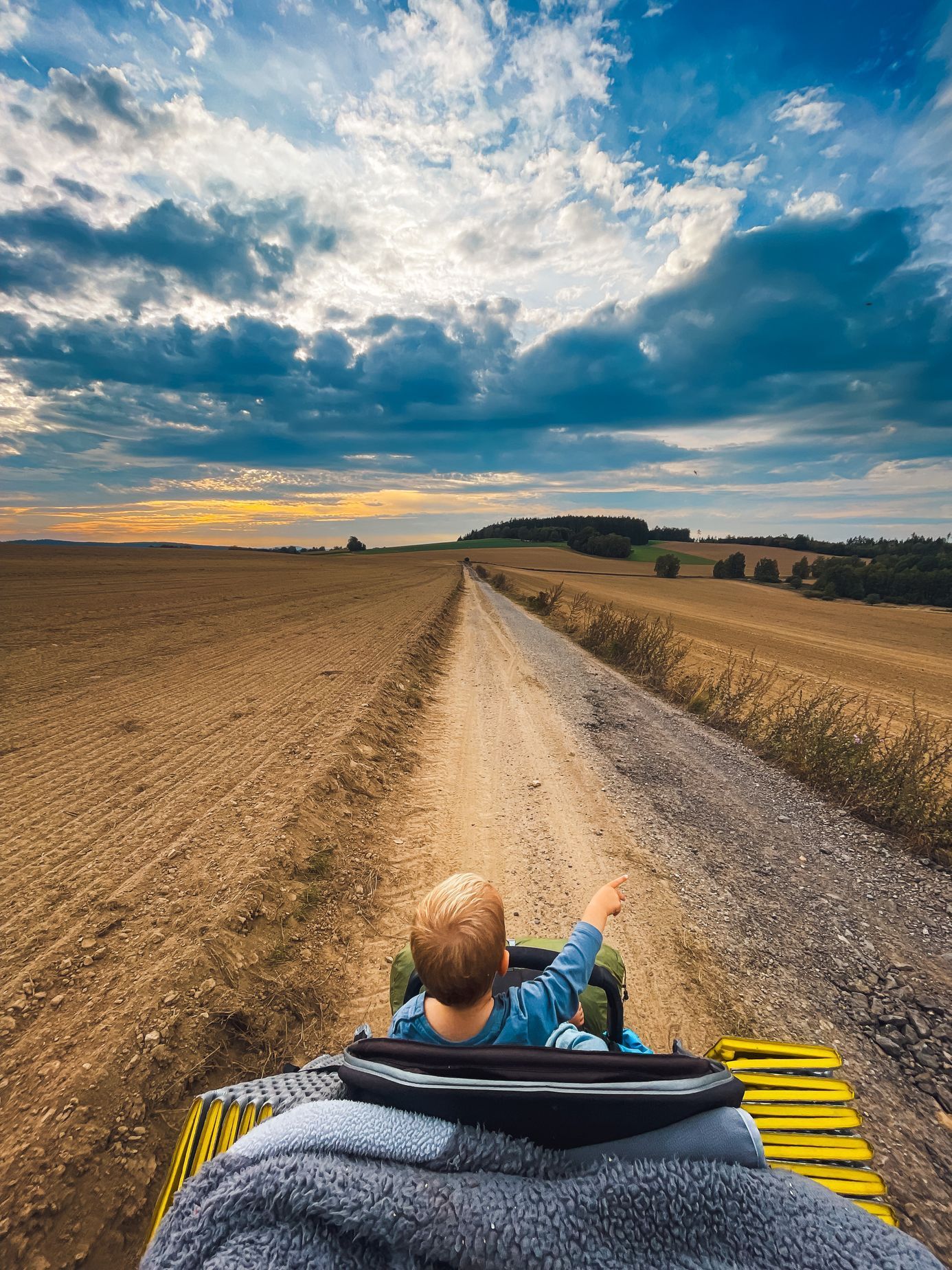 Hanka šla část Stezky Českem s malým synem v kočárku