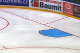 Podle pravidel NHL se na domácí ledové ploše Slavie Praha musely posunout brankové čáry.