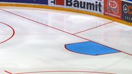 Podle pravidel NHL se na domácí ledové ploše Slavie Praha musely posunout brankové čáry.