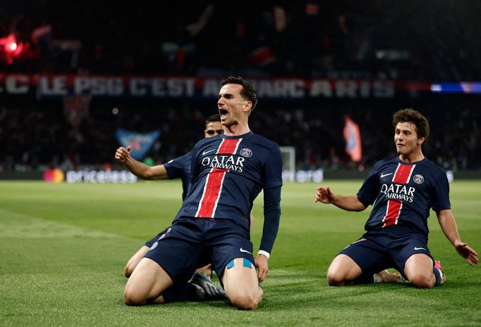 Fabian Ruiz slaví gól v odvetě semifinále LM PSG - Arsenal