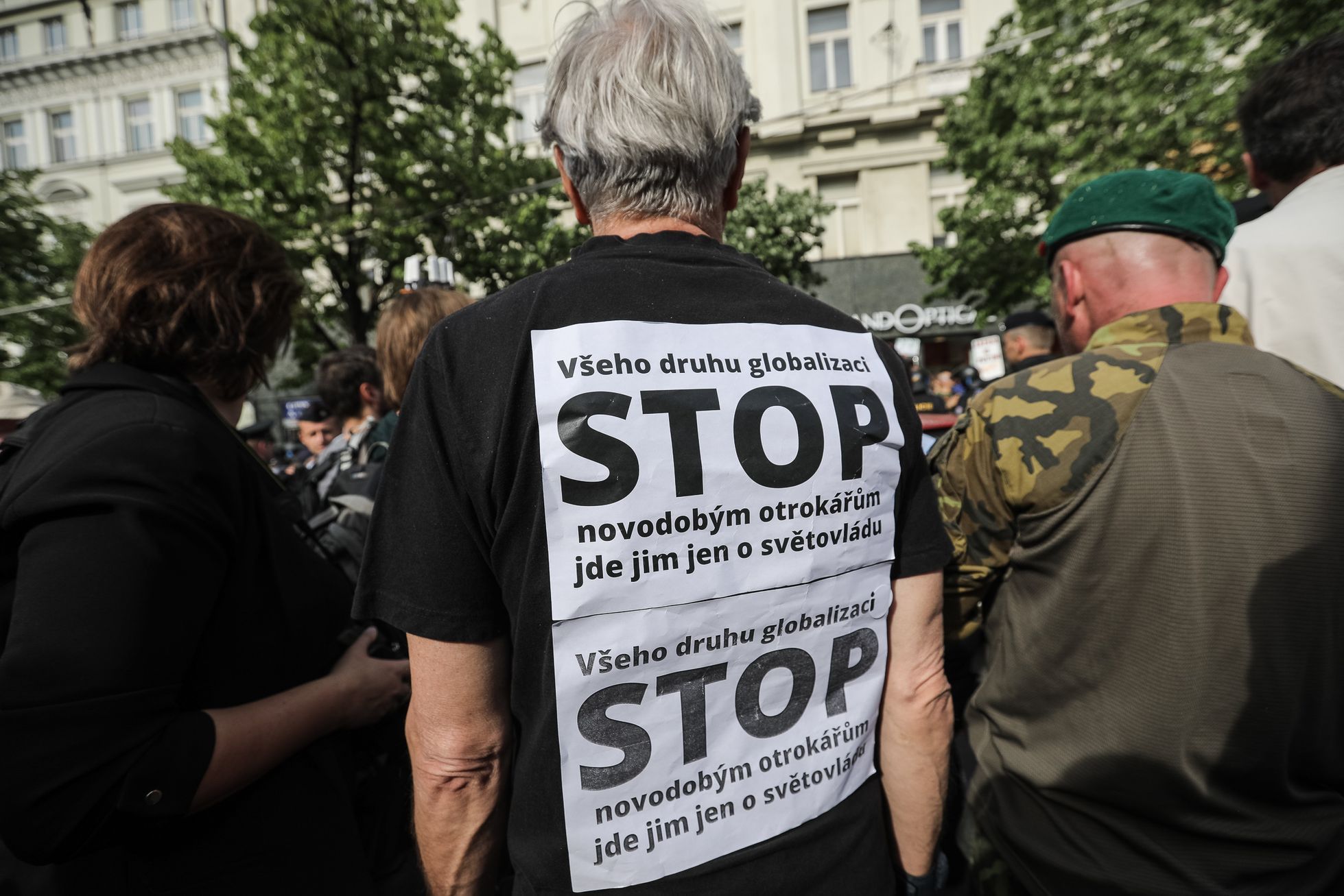 Demonstrace nacionalistů a SPD a jejich odpůrců, Václavské náměstí