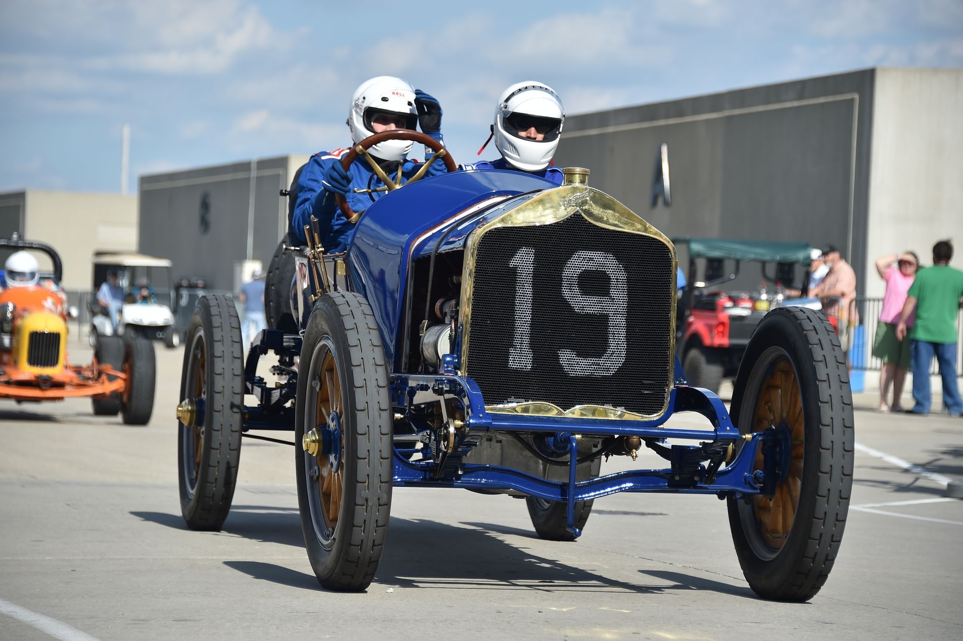 Indy 500 1911: vůz National Speedway Roadster při závodě veteránů 2016