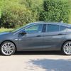 Opel Astra 2015 - boční pohled