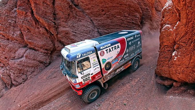 Tatra 815 Buggyra pilotovaná Martinem Kolomým v letošní Rallye Dakar už dojezdila.