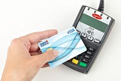 Bezkontaktní platba kartou a nové platební karty