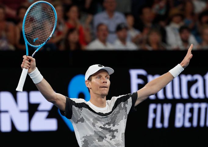 Tomáš Berdych se raduje z postupu do osmifinále Australian Open 2019