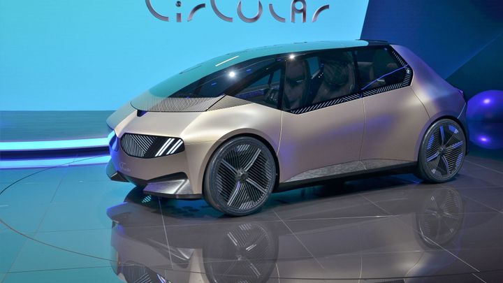 Mnichovský autosalon láká na různé druhy mobility. Nových aut ale mnoho není; Zdroj foto: Martin Přibyl