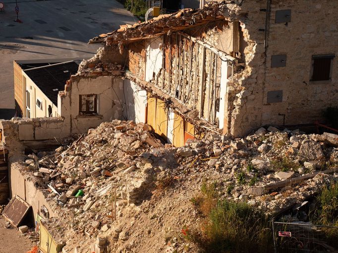 Castelluccio, dva roky po ničivém zemětřesení (využití na sociálních sítích je možné, prosím nepoužívat opakovaně, fotky nevznikly v rámci autorské smlouvy s Aktuálně.cz)