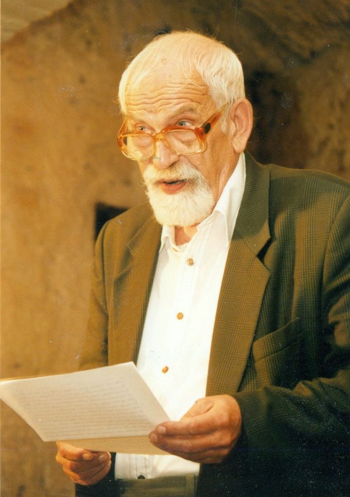Pamětník Jaroslav Med, skaut a později literární historik.