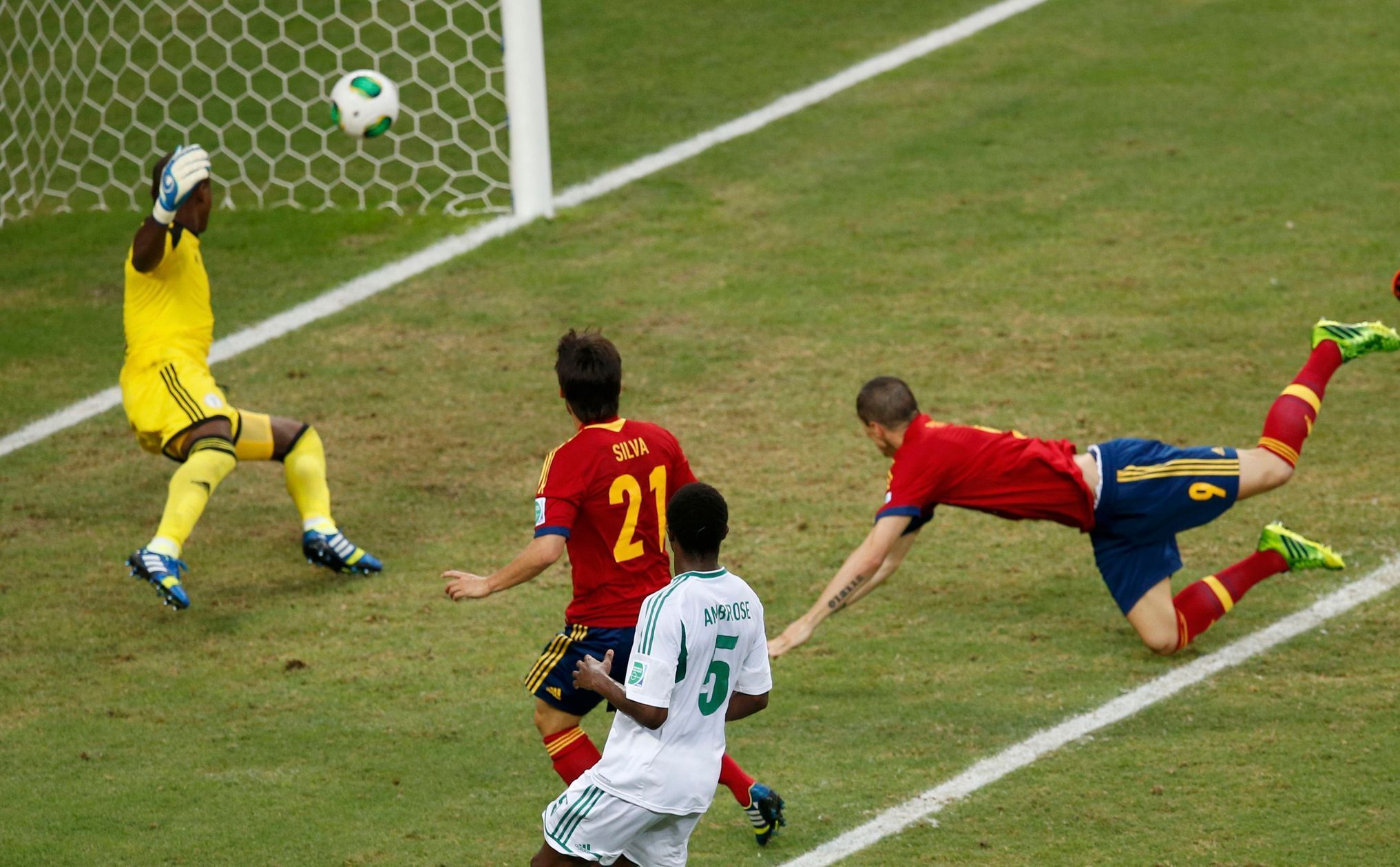 Pohár FIFA - Španělsko vs. Nigérie, gól Torrese