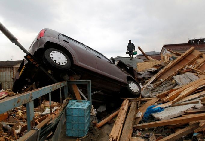 Město Kesennuma na severu Japonska čtyři dny po tsunami.