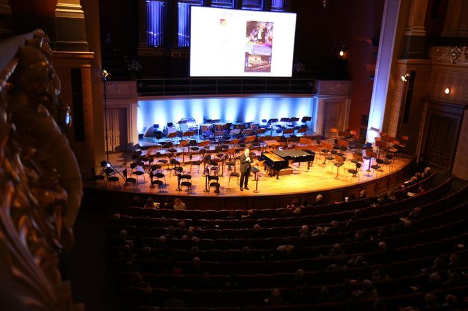 Program festivalu byl představen v Dvořákově síni Rudolfina.