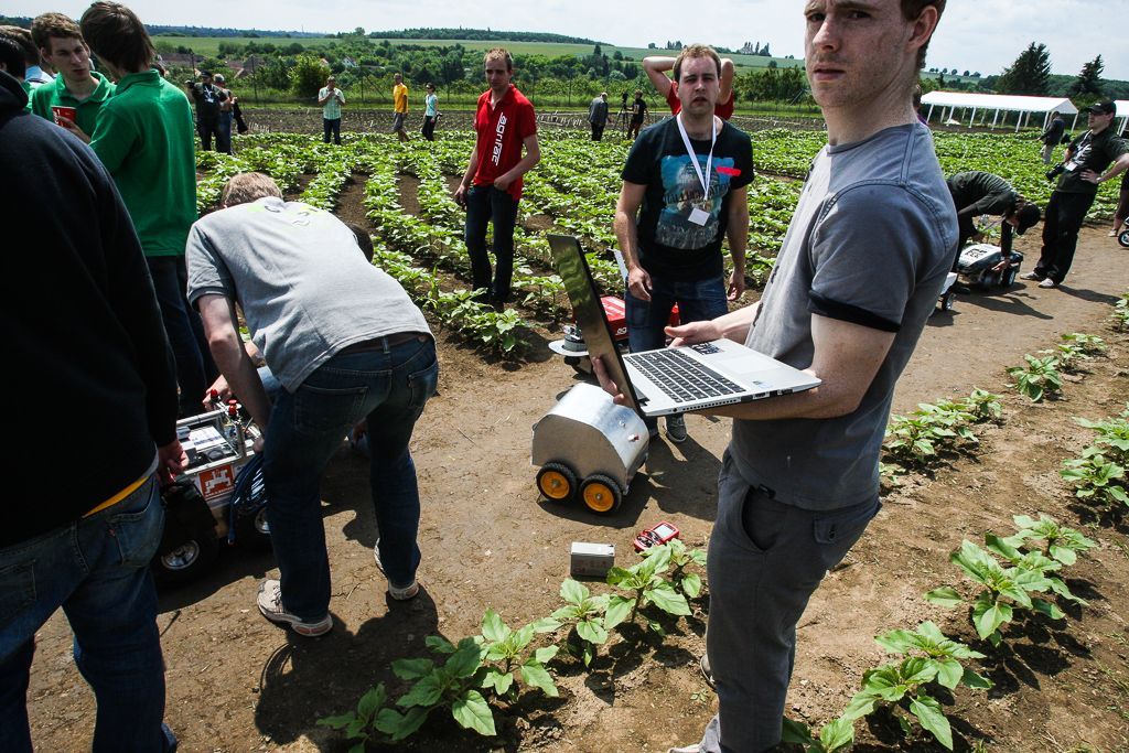 Soutěž polních robotů