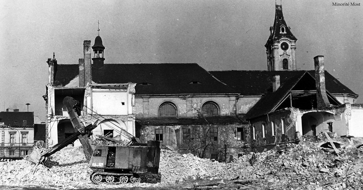 Zničené kostely