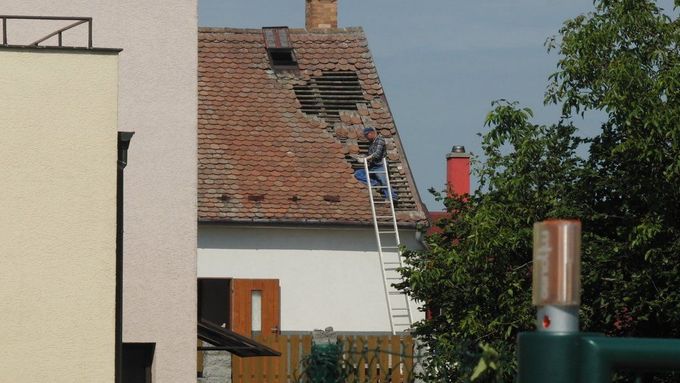 Tornádo poničilo střechy (ilustrační foto).
