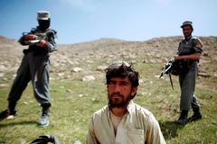 Varovné zprávy z Afghánistánu. Tálibán před odchodem NATO postupuje severem země