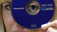 Společnost Matsushita Electric Industrial, které je známá především pod značkou Panasonic, začne v polovině listopadu prodávat Blu-Ray rekordéry.