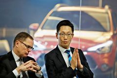 Válka s neposlušnými prodejci a útoky na škodovku. Hyundai opustí ředitel Vošický