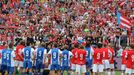 Petr Švancara se v sobotu rozloučil na legendárním fotbalovém stadionu Za Lužánkami se svojí kariérou. Na exhibici dorazily desetitisíce lidí.