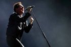 Bono, doplať daně, přečtou si U2 v Glastonbury