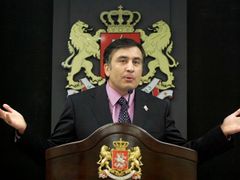 Gruzínský prezident Michail Saakašvili na tiskové konferenci v Tbilisi.