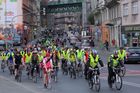 Cyklisto, veď kolo! Praha ne sto, ale tisíc let za opicemi, neschopností oplývající