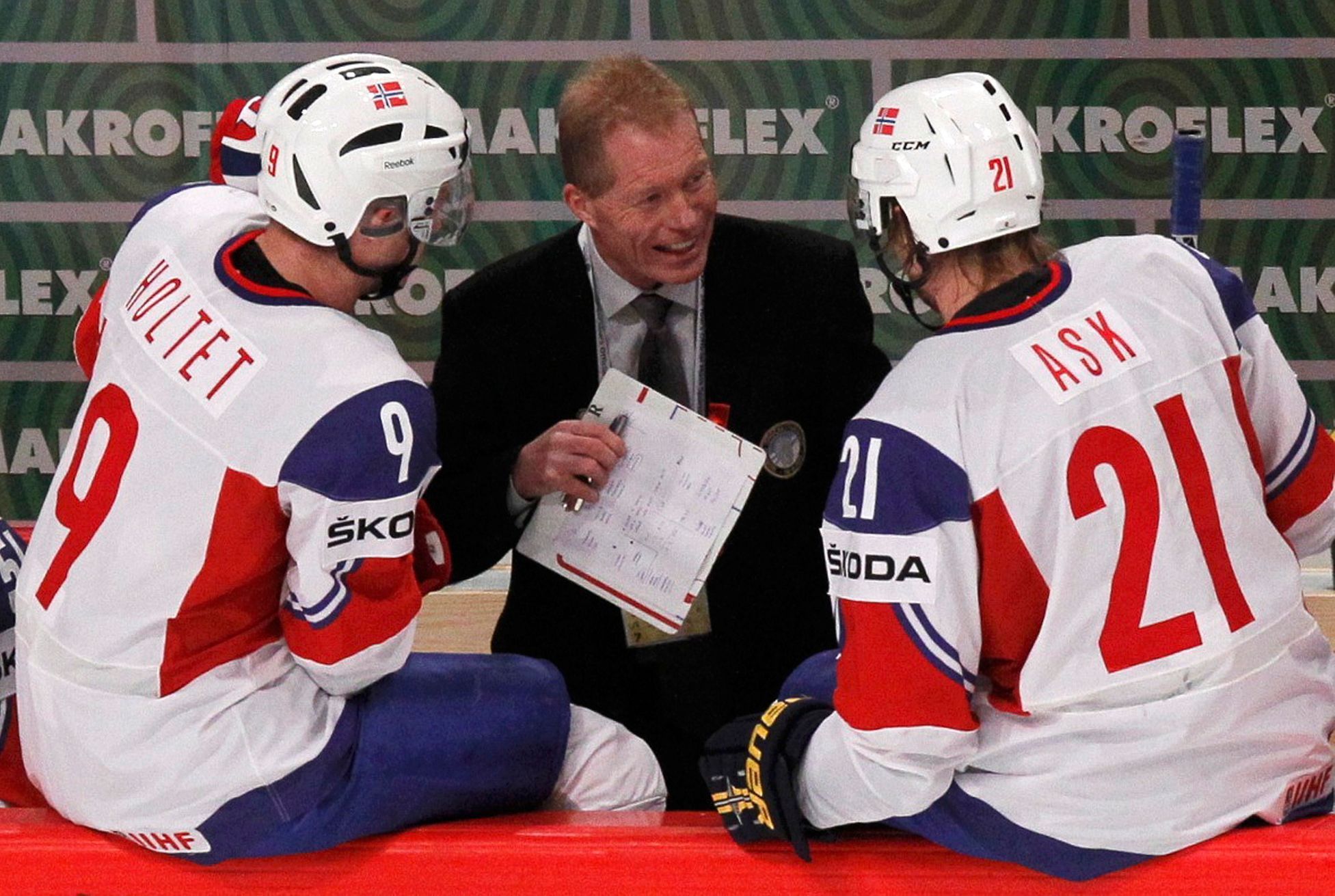 Holtet, Ask a trenér Johansen