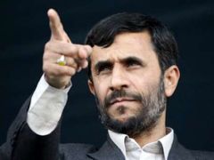 Íránský prezident Ahmadínežád slíbil, že Írán prostuduje návrh, který mu za  stále členy Rady bezpečnosti doručí Javier Solana.