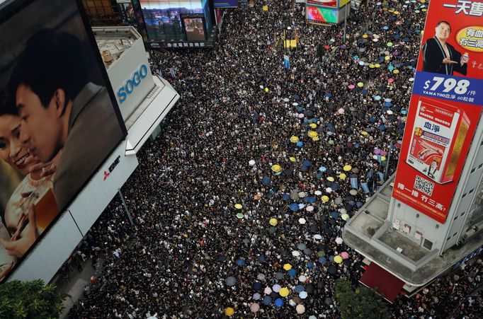 Demonstrace v Hongkongu proti extradičnímu zákonu