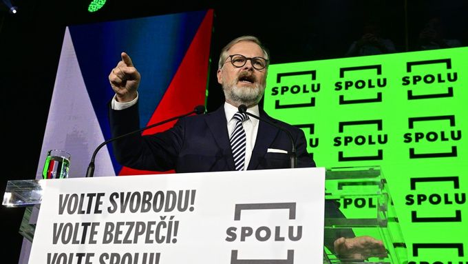 Aktuálně.cz zachytilo chvíle, kdy premiér Petr Fiala a jeho koalice SPOLU startovali v centru Prahy finále své předvolební kampaně.
