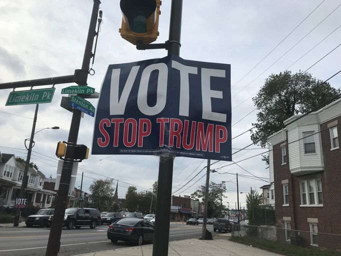 "Jděte volit a zastavte Trumpa."