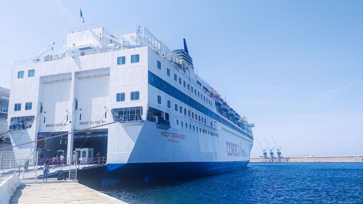 Ukrajinská vesnice na moři. Nahlédněte do lodi, která v Marseille ubytovala uprchlíky; Zdroj foto: Magdaléna Rejžková