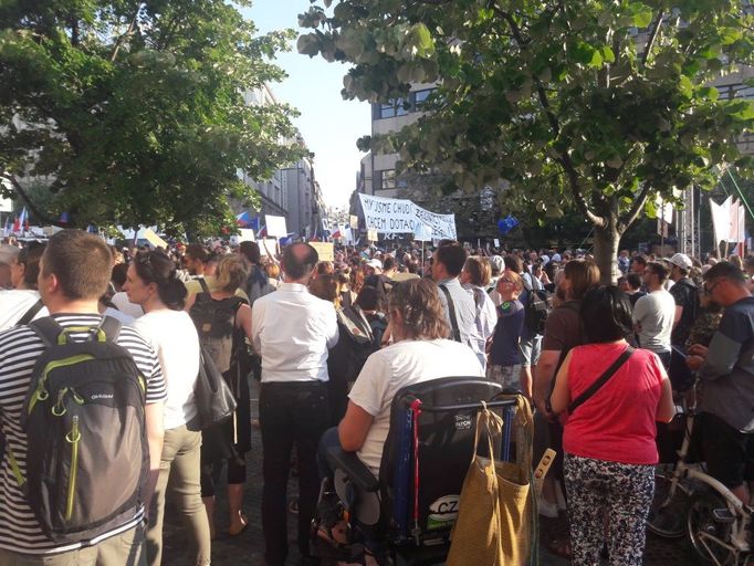 Z demonstrace proti Andreji Babišovi a Marii Benešové na Václavském náměstí v Praze, 4. 6. 2019.