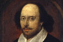 Z Shakespearovy hrobky zřejmě někdo ukradl lebku, odhalil rentgen