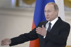 Putin: Potřebujeme silnou armádu kvůli hrozbám u hranic