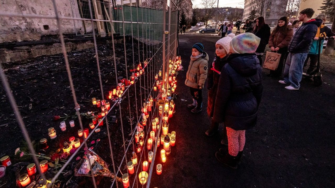 Požár restaurace v Mostě má sedmou oběť, v nemocnici v noci zemřela žena