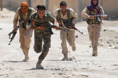 Pád Islámského státu může rozdmýchat dávné nepřátelství. Irák a Sýrie hledají nové uspořádání státu