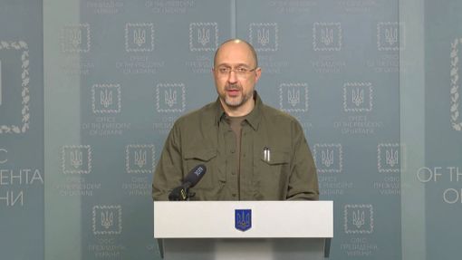 Ukrajinský premiér Denys Šmyhal na tiskové konferenci z 24. února 2022 k dění na Ukrajině