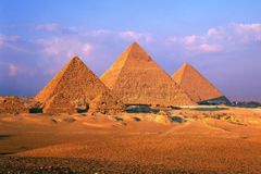 Archeologové našli v Egyptě hrobku neznámého panovníka