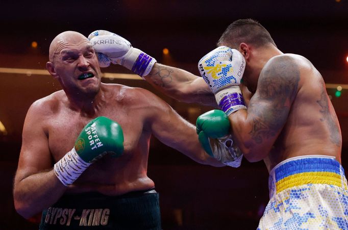 Tyson Fury versus Oleksandr Usyk