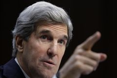 Násilí, které Islámský stát páchá na menšinách, je genocida, řekl Kerry