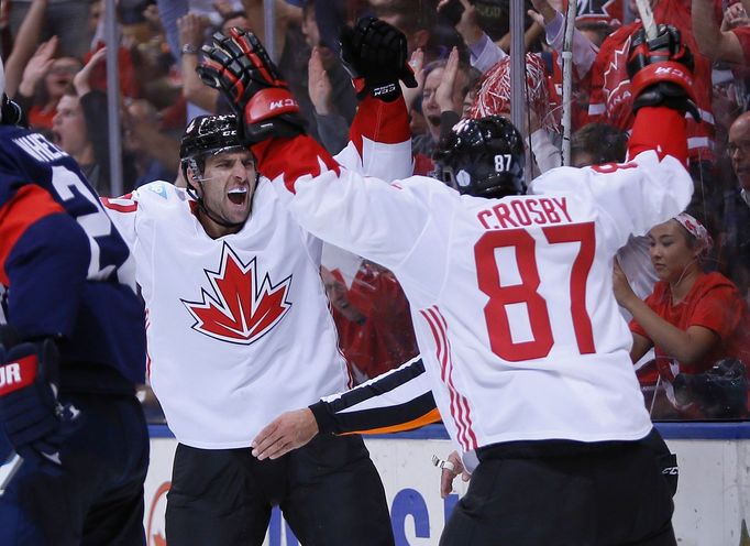 Sidney Crosby a John Tavares