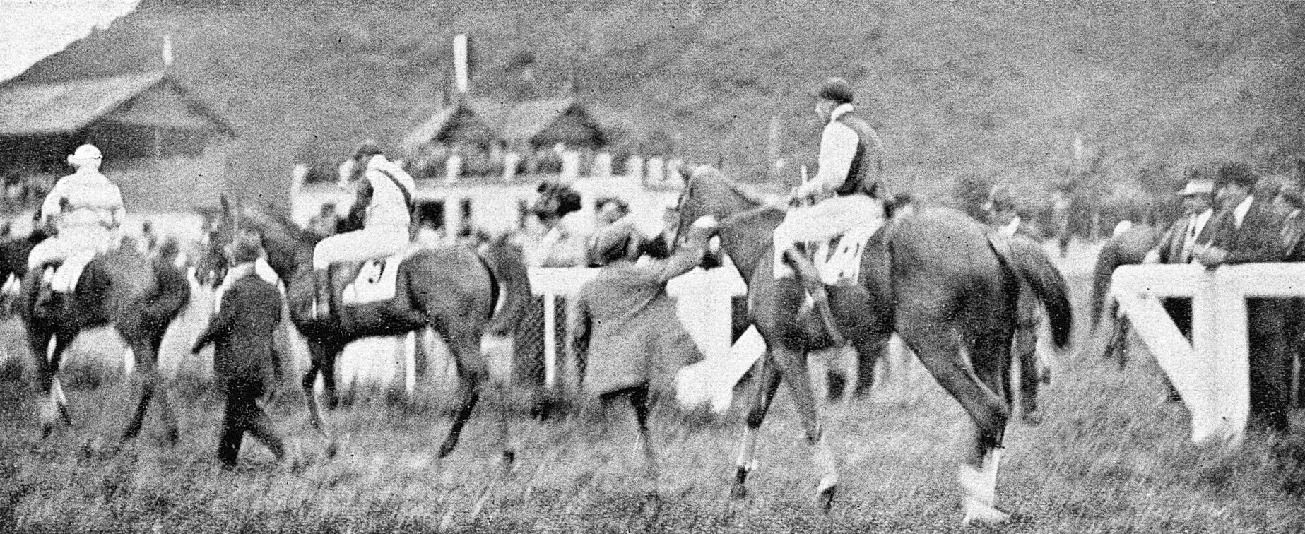 Jednorázové užití / Fotogalerie / Kouzlo chuchelských dostihů na starých fotkách. Od prvního derby uplynulo již 100 let