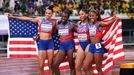 Vítězná štafeta Američanek na 4x400 metrů na MS v Tokiu 2025
