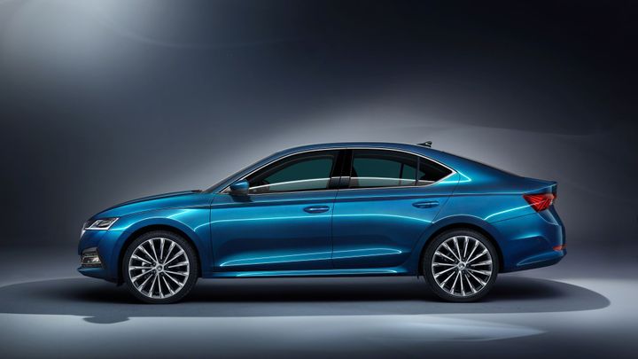 Škoda začíná prodávat novou Octavii liftback. Je o 40 000 korun levnější než kombi