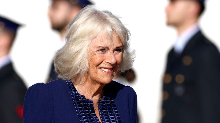 Britská královna Camilla se v mládí ubránila napadení, kniha odhaluje bizarní způsob; Zdroj foto: Reuters